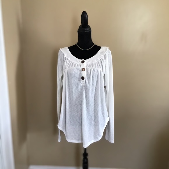 NWOT Ivory Waffle Knit Henley Swing Top Size M - Picture 2 of 7